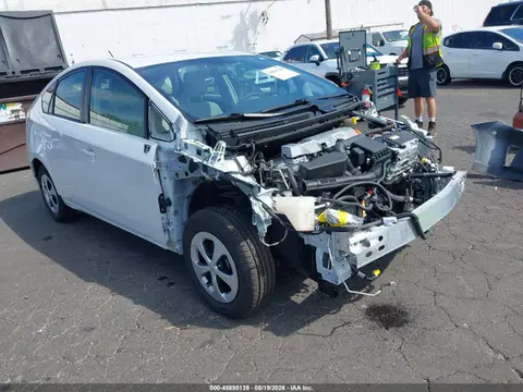 JTDKN3DU6E0383071 — 2014 Toyota Prius Three, Передняя часть (Front End), фото до ремонта