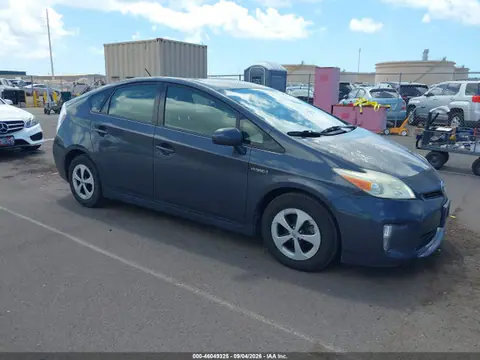 JTDKN3DUXE0371358 — 2014 Toyota Prius Three, Естественный износ (Normal Wear & Tear), фото до ремонта