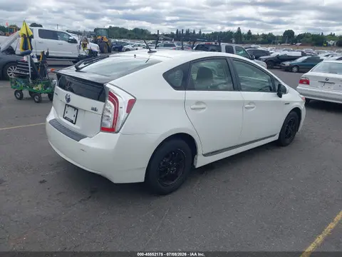 2015 Toyota Prius Three VIN JTDKN3DU9F1878571 фото 4