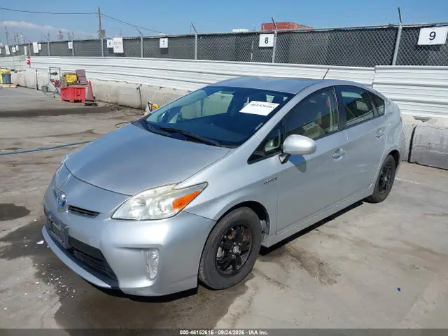 JTDKN3DU0F0431472 — 2015 Toyota Prius Three, фото 2 с аукциона IAAI 14.10.2026, Правый бок