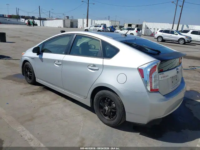JTDKN3DU0F0431472 — 2015 Toyota Prius Three, фото 3 с аукциона IAAI 14.10.2026, Правый бок