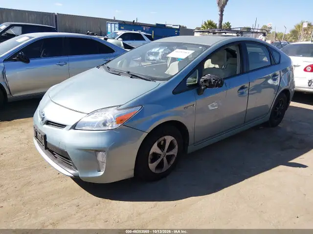 JTDKN3DU3F1907059 — 2015 Toyota Prius Three, фото 2 с аукциона IAAI 14.10.2026, Не указано