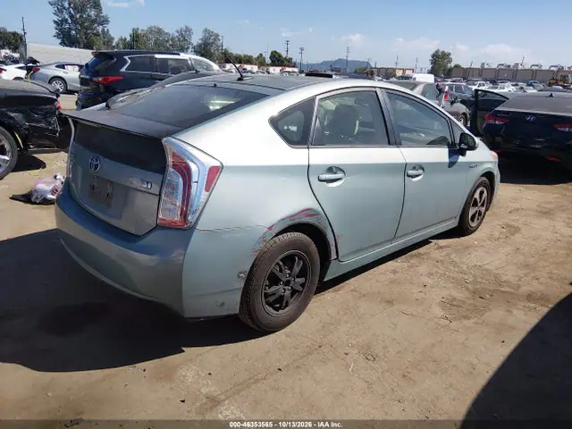 JTDKN3DU3F1907059 — 2015 Toyota Prius Three, фото 4 с аукциона IAAI 14.10.2026, Не указано