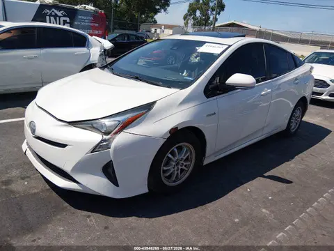 2016 Toyota Prius Three VIN JTDKARFU1G3017595 фото 2