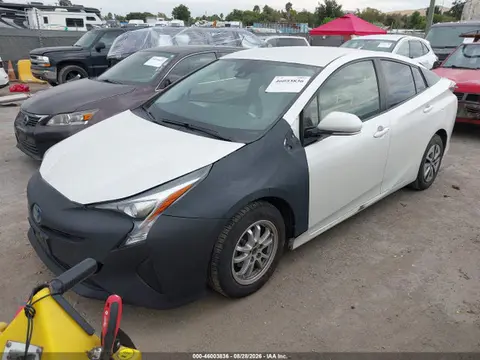 2017 Toyota Prius Three VIN JTDKARFU8H3037943 фото 2
