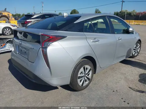2018 Toyota Prius Three VIN JTDKARFU2J3066263 фото 4