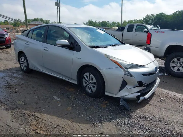 2018 Toyota Prius Three VIN JTDKARFU6J3054715 фото 1