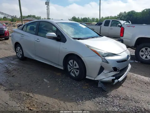 JTDKARFU6J3054715 — 2018 Toyota Prius Three, Передняя часть (Front End), фото до ремонта