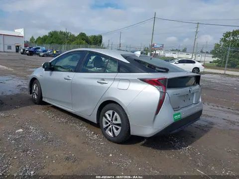2018 Toyota Prius Three VIN JTDKARFU6J3054715 фото 3