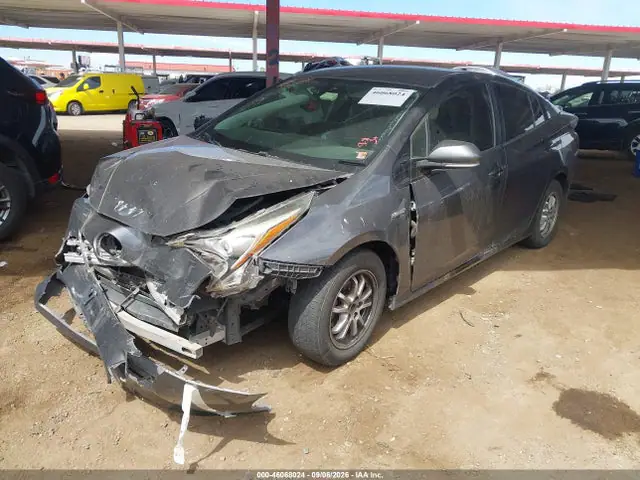 JTDKARFU1G3512430 — 2016 Toyota Prius Two Eco, фото 2 с аукциона IAAI 13.10.2026, Передняя часть