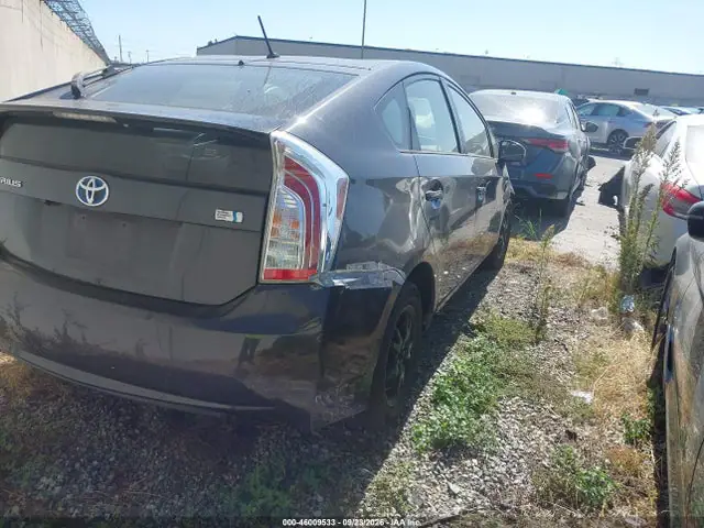 JTDKN3DU7E1790357 — 2014 Toyota Prius Two, фото 4 с аукциона IAAI 30.09.2026, Передняя и задняя части