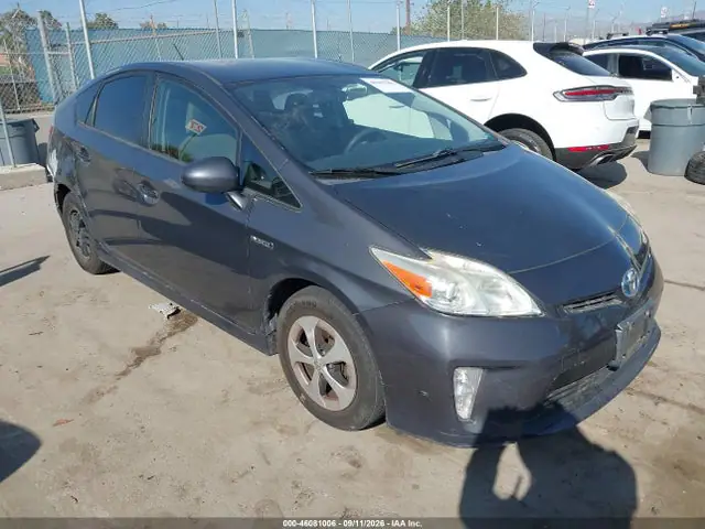 JTDKN3DU4E0391203 — 2014 Toyota Prius Two, Задняя часть (Rear), фото до ремонта