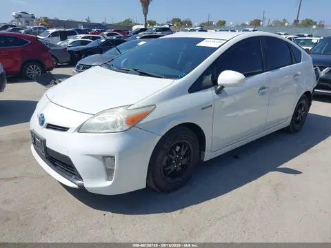 2014 Toyota Prius Two VIN JTDKN3DU3E1743293 фото 2