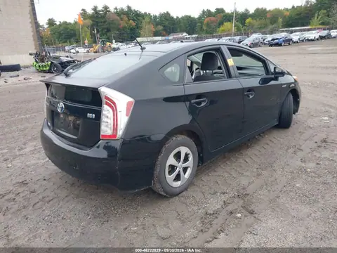 2014 Toyota Prius Two VIN JTDKN3DUXE1807216 фото 4