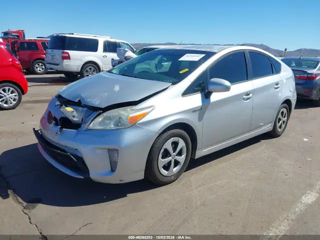 2014 Toyota Prius Two VIN JTDKN3DUXE1804381 фото 2