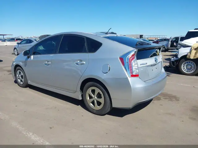 2014 Toyota Prius Two VIN JTDKN3DUXE1804381 фото 3