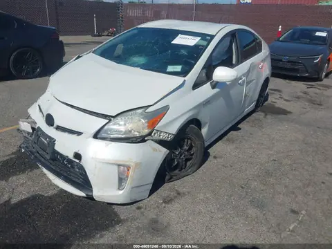 2015 Toyota Prius Two VIN JTDKN3DU2F0443557 фото 2