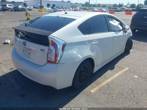 2015 Toyota Prius Two VIN JTDKN3DU2F0443557 фото 4