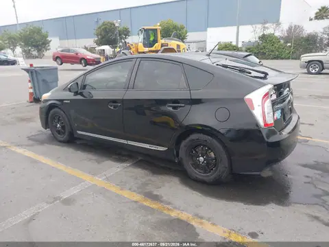 2015 Toyota Prius Two VIN JTDKN3DU4F1897271 фото 3