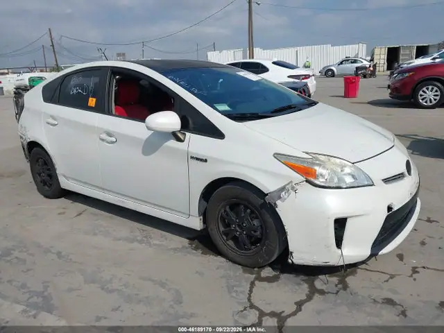 JTDKN3DU6F0463570 — 2015 Toyota Prius Two, Естественный износ (Normal Wear & Tear), фото до ремонта