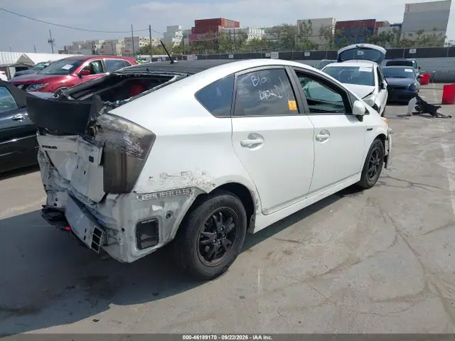 JTDKN3DU6F0463570 — 2015 Toyota Prius Two, фото 4 с аукциона IAAI 30.09.2026, Естественный износ