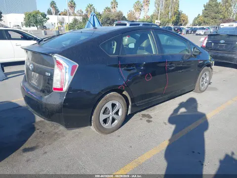 2015 Toyota Prius Two VIN JTDKN3DU2F1961727 фото 4