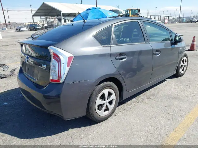 JTDKN3DU4F0449537 — 2015 Toyota Prius Two, фото 4 с аукциона IAAI 13.10.2026, Передняя часть