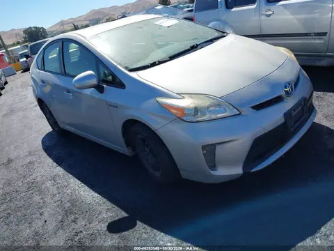 JTDKN3DU4F0445603 — 2015 Toyota Prius Two, Естественный износ (Normal Wear & Tear), фото до ремонта