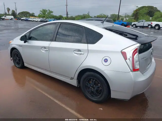 2015 Toyota Prius Two VIN JTDKN3DU9F1997401 фото 3