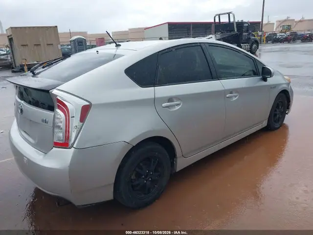 2015 Toyota Prius Two VIN JTDKN3DU9F1997401 фото 4