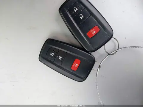 2016 Toyota Prius Two VIN JTDKBRFU4G3003669 фото 11
