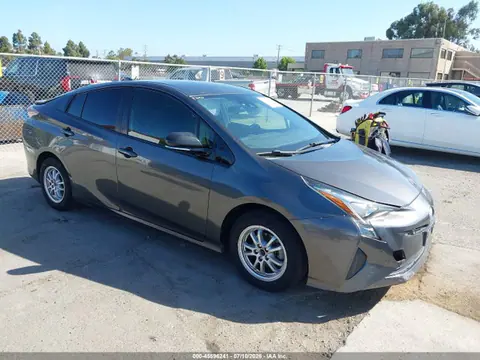 JTDKBRFU0H3569541 — 2017 Toyota Prius Two, Задняя часть (Rear), фото до ремонта