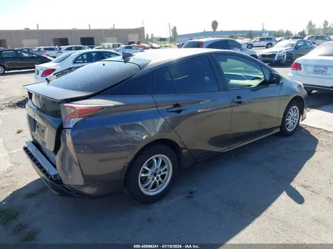 2017 Toyota Prius Two VIN JTDKBRFU0H3569541 фото 4