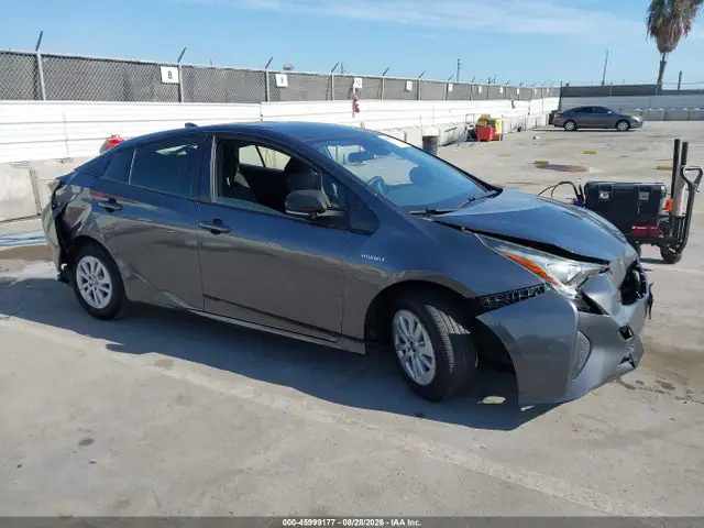 JTDKBRFU1H3031513 — 2017 Toyota Prius Two, Передняя часть (Front End), фото до ремонта
