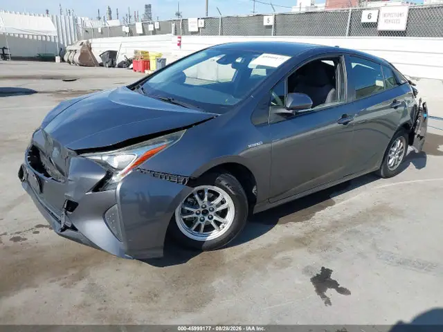 JTDKBRFU1H3031513 — 2017 Toyota Prius Two, фото 2 с аукциона IAAI 14.10.2026, Передняя часть