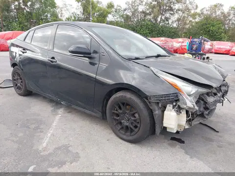JTDKBRFU8H3544676 — 2017 Toyota Prius Two, Естественный износ (Normal Wear & Tear), фото до ремонта