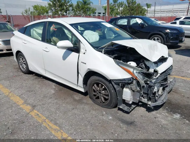 2018 Toyota Prius Two VIN JTDKBRFU1J3073119 фото 1