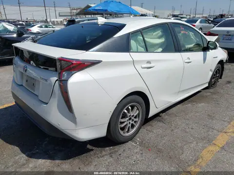 2018 Toyota Prius Two VIN JTDKBRFU1J3073119 фото 4
