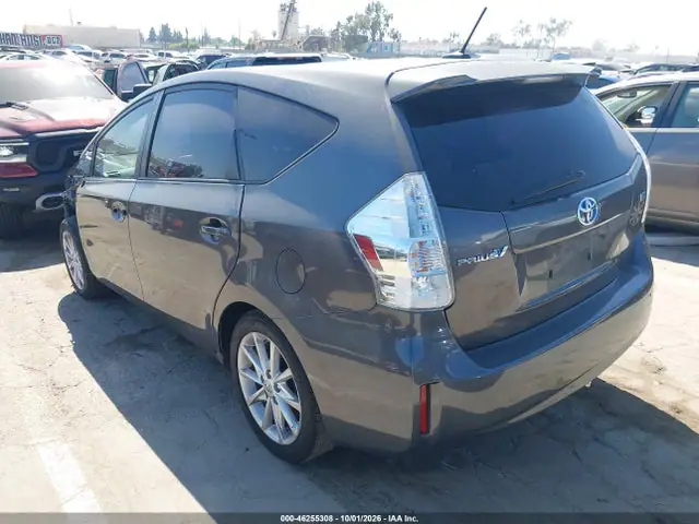 JTDZN3EUXEJ014351 — 2014 Toyota Prius V Five, фото 3 с аукциона IAAI 14.10.2026, Передняя часть