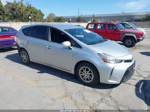 JTDZN3EU8FJ017993 — 2015 Toyota Prius V Three, Задняя часть слева (Left Rear), фото до ремонта
