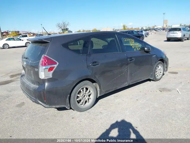 JTDZN3EU0GJ045093 — 2016 Toyota Prius V, фото 4 с аукциона IAAI 14.10.2026, Правый бок