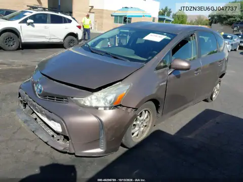 JTDZN3EU6GJ047737 — 2016 Toyota Prius V, фото 3 с аукциона IAAI, Передняя часть