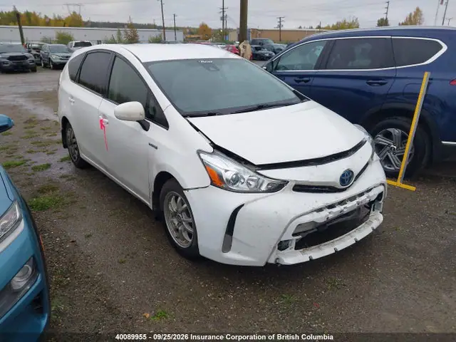 JTDZN3EU8JJ074848 — 2018 Toyota Prius V, Передняя часть (Front), фото до ремонта