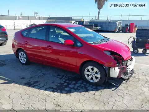 JTDKB20UX77561664 — 2007 Toyota Prius, Передняя часть, фото до ремонта