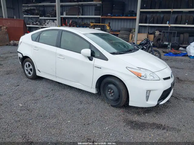 JTDKN3DU6E1761965 — 2014 Toyota Prius, Задняя часть (Rear), фото до ремонта