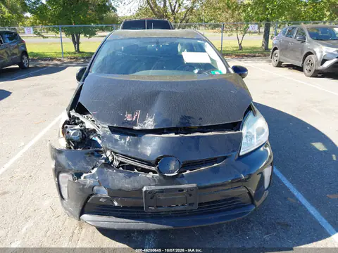 JTDKN3DU1E0390493 — 2014 Toyota Prius, Передняя часть, фото до ремонта