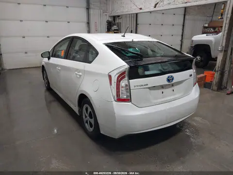 2015 Toyota Prius Two VIN JTDKN3DU7F0465957 фото 3