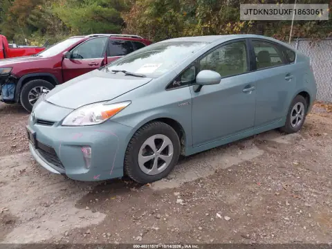 JTDKN3DUXF1863061 — 2015 Toyota Prius, фото 3 с аукциона IAAI, Передняя часть