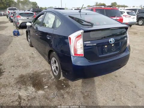 2015 Toyota Prius Two VIN JTDKN3DU3F2004193 фото 3