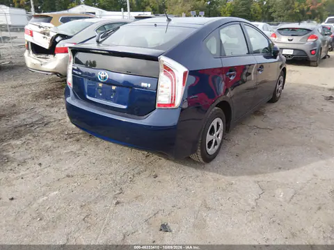 2015 Toyota Prius Two VIN JTDKN3DU3F2004193 фото 4